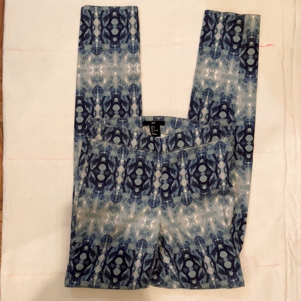 H&M  printed skinny pants